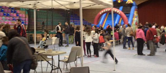 Més de 400 persones passen pel Juguem a Prats 2015