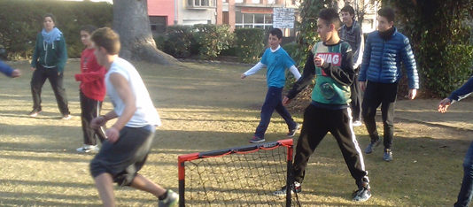Futbol al carrer com a eina d’inclusió social, cada dimarts, a Prats de Lluçanès