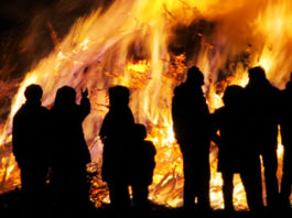 Els Focs de Sant Isidre, una tradició ben viva a Prats de Lluçanès