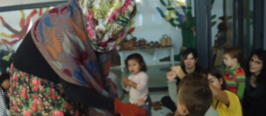 Grans i petits celebren la Castanyada a Prats de Lluçanès