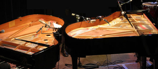 La Sala Polivalent de Prats acull un concert de Nadal de Boogie Woogie a dos pianos