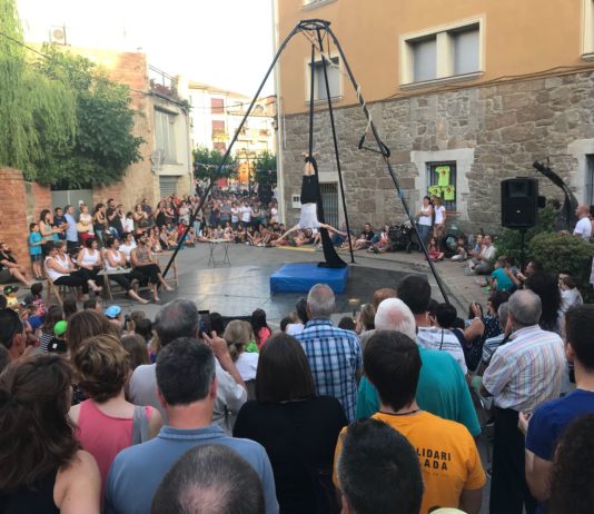 L’Obrim de nit porta el circ a Prats de Lluçanès