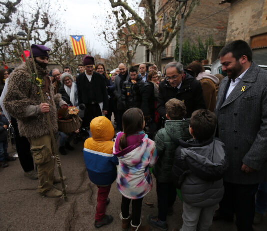 El president de la Generalitat, Quim Torra, visita la Fira de Santa Llúcia