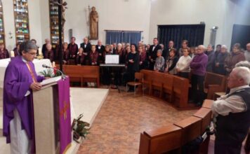 La Coral Sant Jordi de Prats de Lluçanès canta a la missa de La 2 de TVE