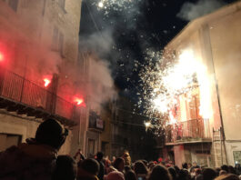Prats reivindica, fa memòria i s’omple de llum i foc amb Les Xeres de Santa Àgata