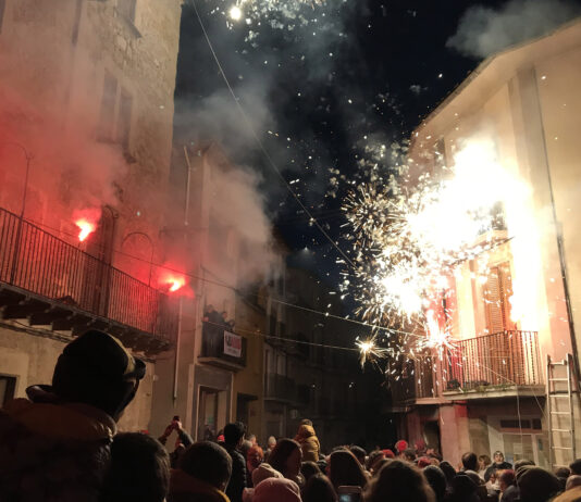 Prats reivindica, fa memòria i s’omple de llum i foc amb Les Xeres de Santa Àgata