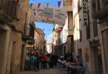 El carrer Major de Prats es va omplir de comerç i activitat amb el Mercat de Cooperatives Infantils