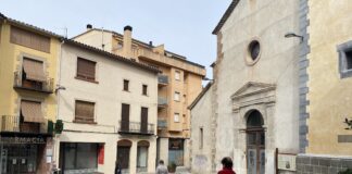 La farmàcia de Prats comença a distribuir mascaretes sanitàries