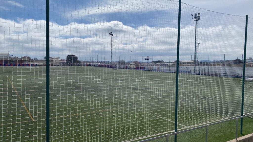 L’Ajuntament de Prats de Lluçanès realitza actuacions de millora al camp de futbol municipal
