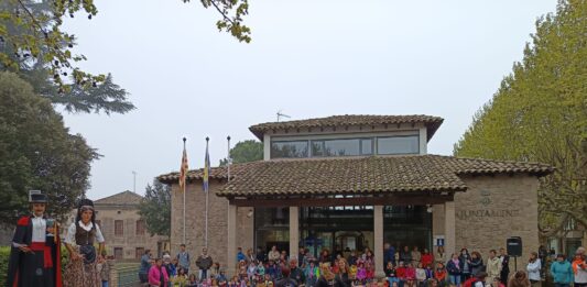 La Setmana Santa i la diada de Sant Jordi omplen d’activitat els carrers i places del poble