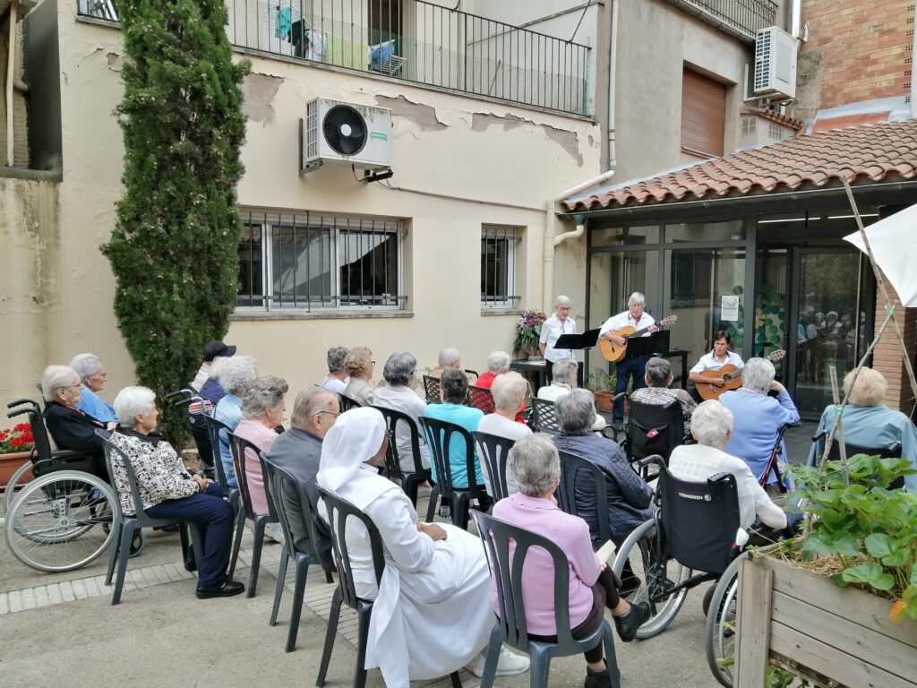 El Centre de Dia (SAIAR) Bonasort de Prats de Lluçanès celebra 17 anys