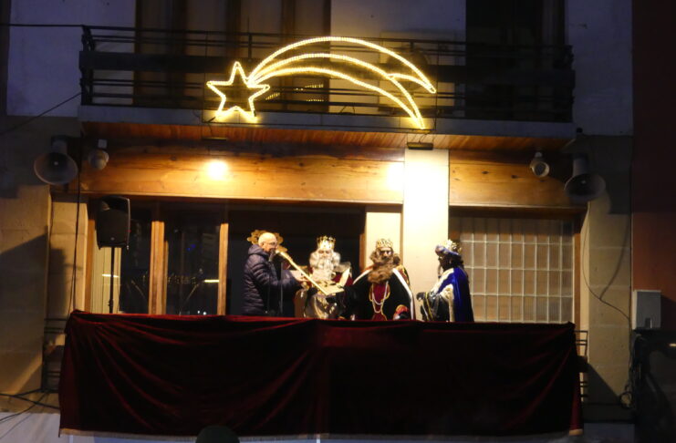 La màgia dels Reis d’Orient omple d’alegria i il·lusió els carrers i les llars de Prats de Lluçanès
