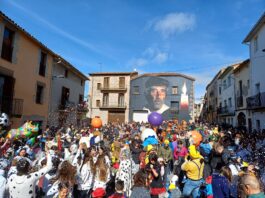 Prats de Lluçanès vibra amb un Carnestoltes ple de color, creativitat i germanor
