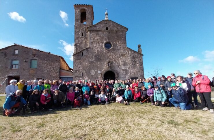 220 persones caminen juntes a Prats en el Cicle de passejades de marxa nòrdica