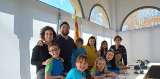 El Consell d’Infants rep la visita del regidor d’Esports en una nova sessió de treball