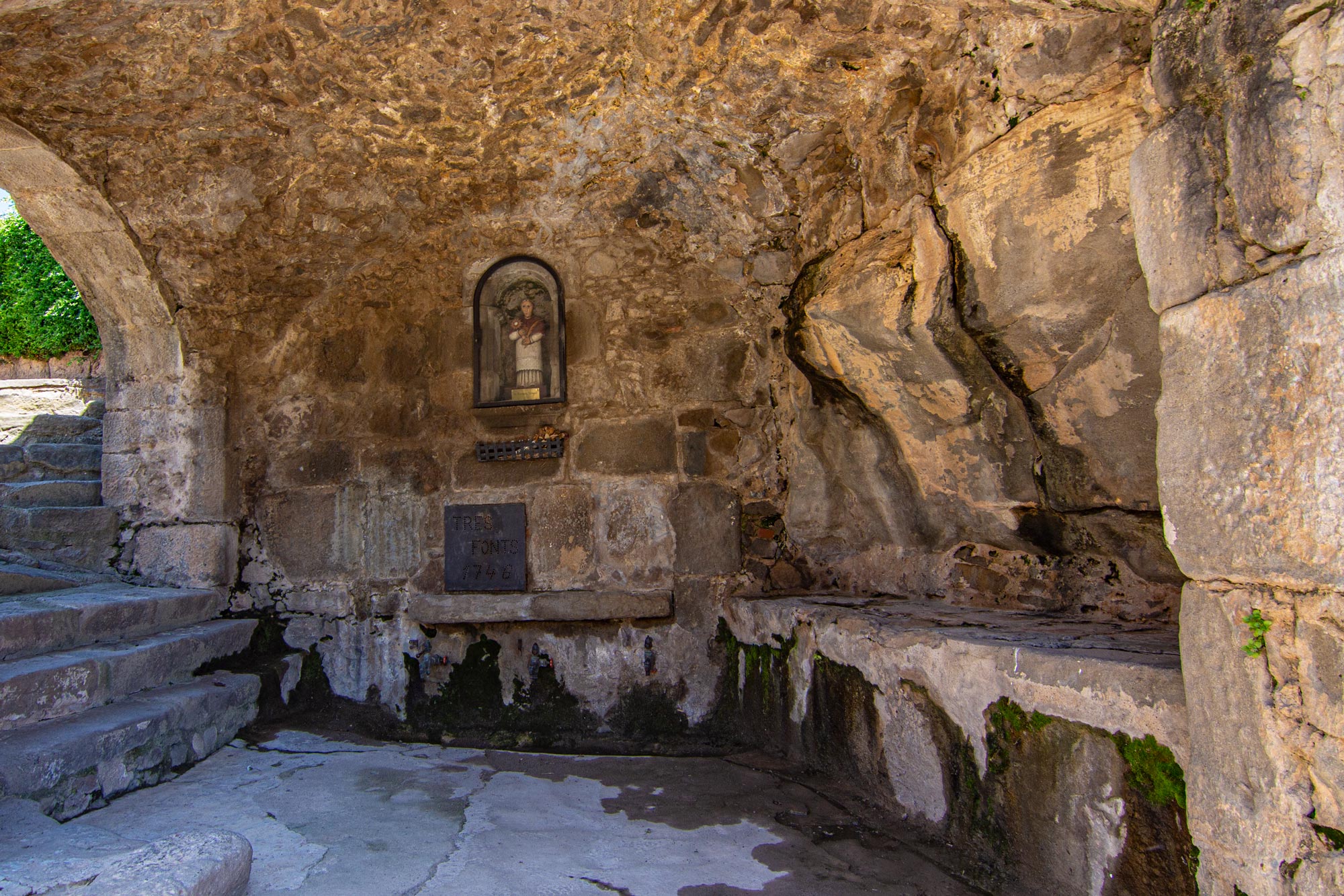 Les Tres Fonts